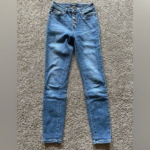 Judy Blue size 3 skinny jeans with button fly